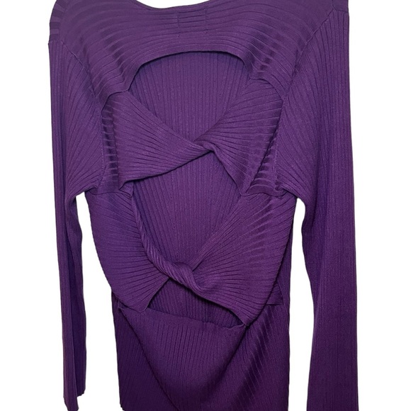 Kahlana Garfield Crewneck Twisted Open Back Purple Sweater Size: 3X - Picture 7 of 7
